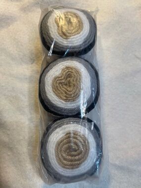 Red heart mini yarn—3